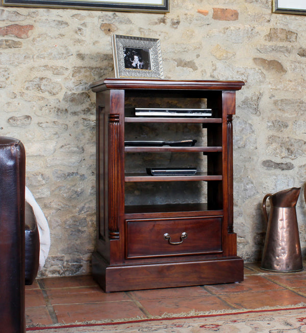 La Roque Entertainment Cabinet (Ancillaries)